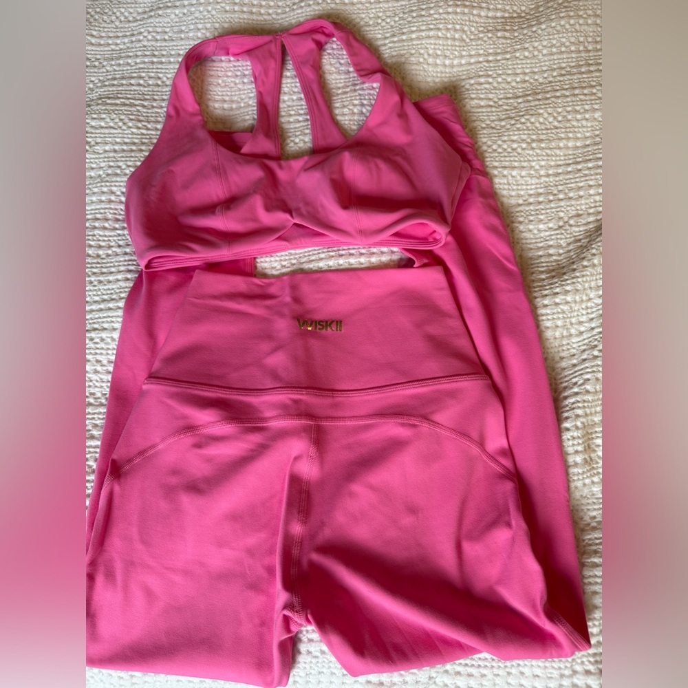WISKII Vibrant Pink Leggings + Bra Set - Picture 2 of 8